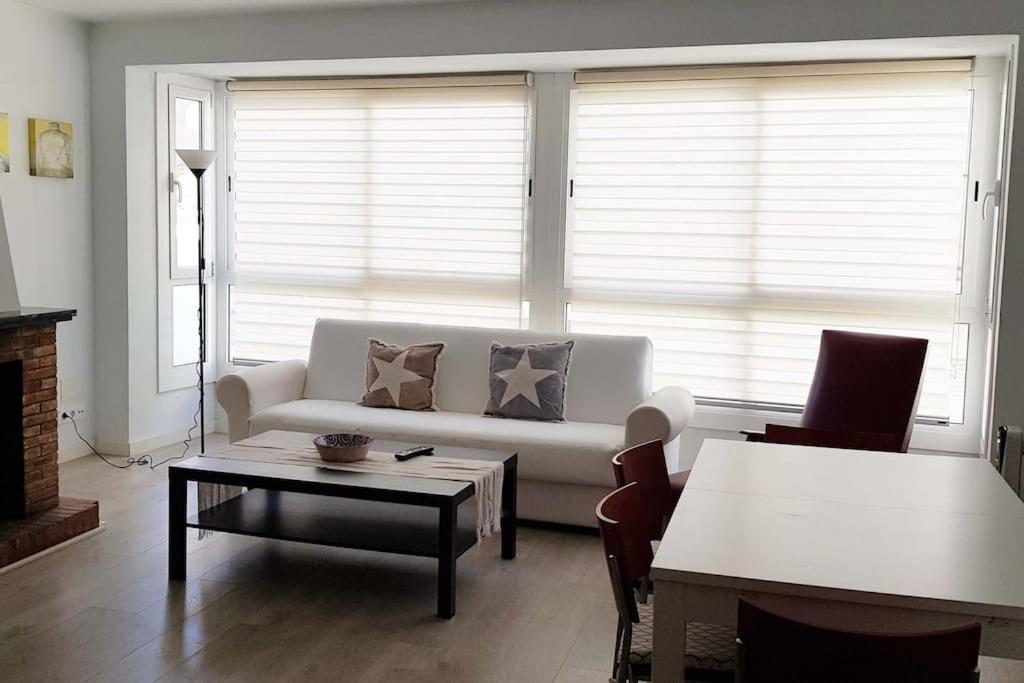 Casa Comoda Y Equipada Para 6 En Centro Pueblo Torroella de Montgrí Esterno foto