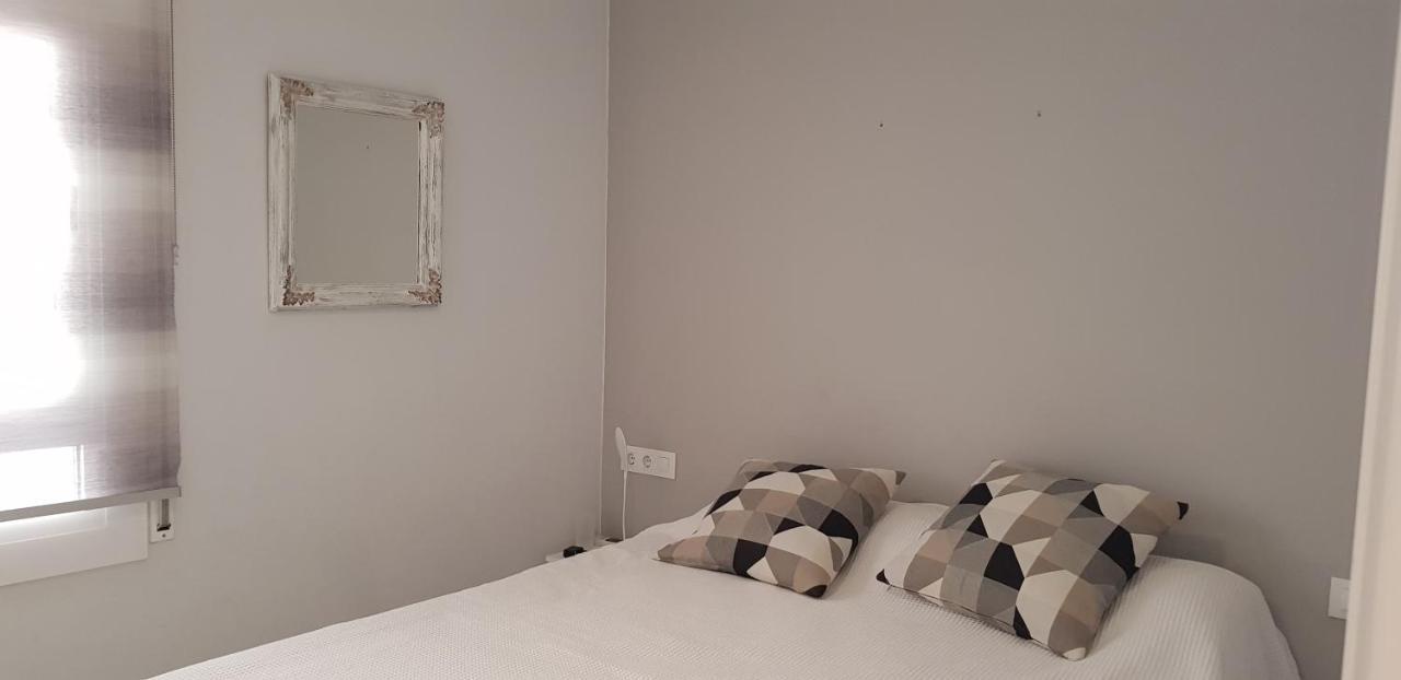 Casa Comoda Y Equipada Para 6 En Centro Pueblo Torroella de Montgrí Esterno foto